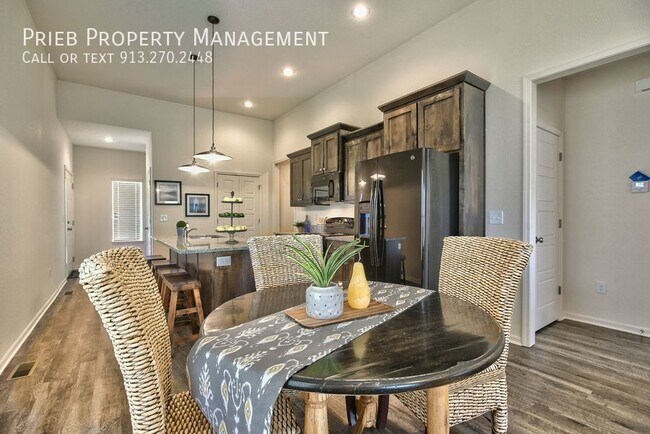 Building Photo - Reserve Townhome - Available June 9th