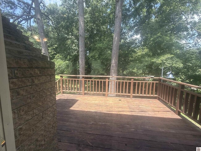 Building Photo - 5935 Merrydale Dr