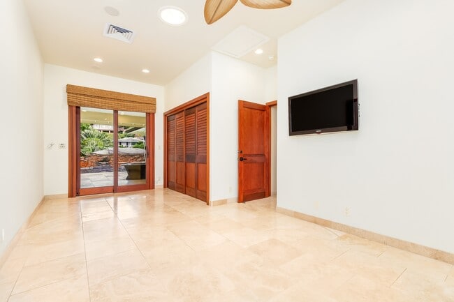 Building Photo - 44-113-113 Bayview Haven Pl