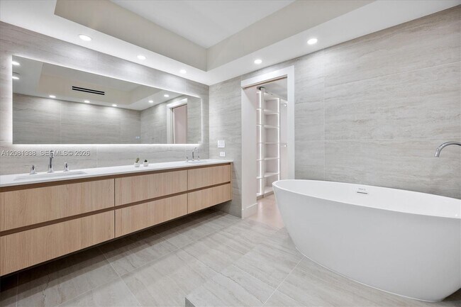 Building Photo - 19355 Turnberry Way