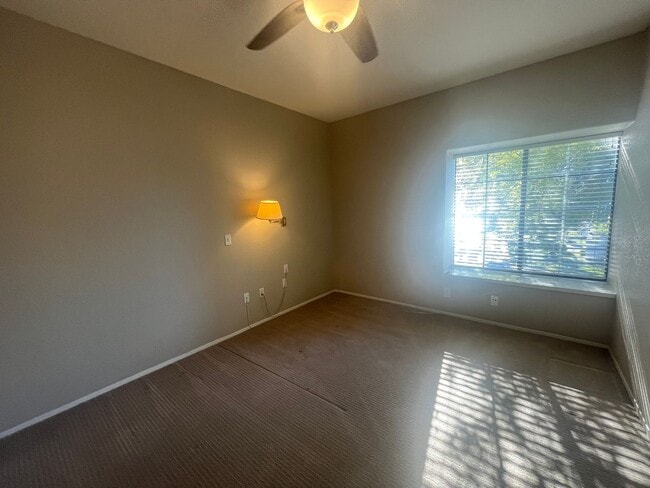 Building Photo - Charming 2nd Floor Condo in Rancho Bernard...