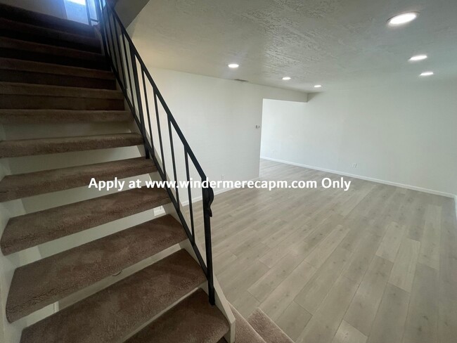Building Photo - Now available for rent! Newly Remodeled!! ...