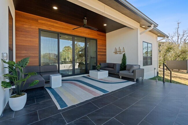 Building Photo - 20806 Northland Cir