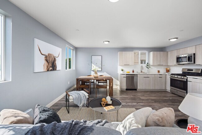 Building Photo - 1522 Cochran Ave