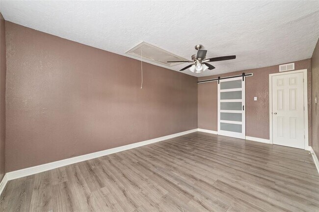 Building Photo - 9333 Fairland Dr