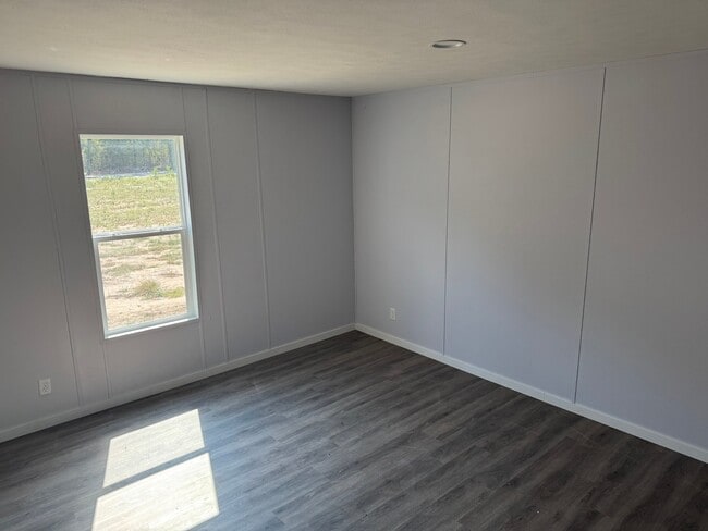 Building Photo - 526 Elkins Rd