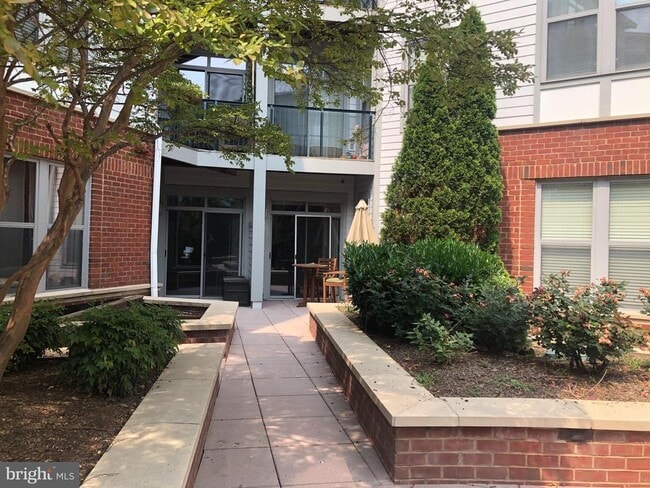 Building Photo - 1800 Wilson Blvd