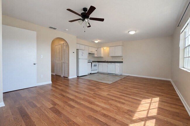 Building Photo - 5014-5014 26th St SW