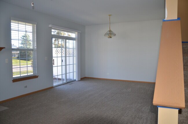 Building Photo - 206 Brompton Ln