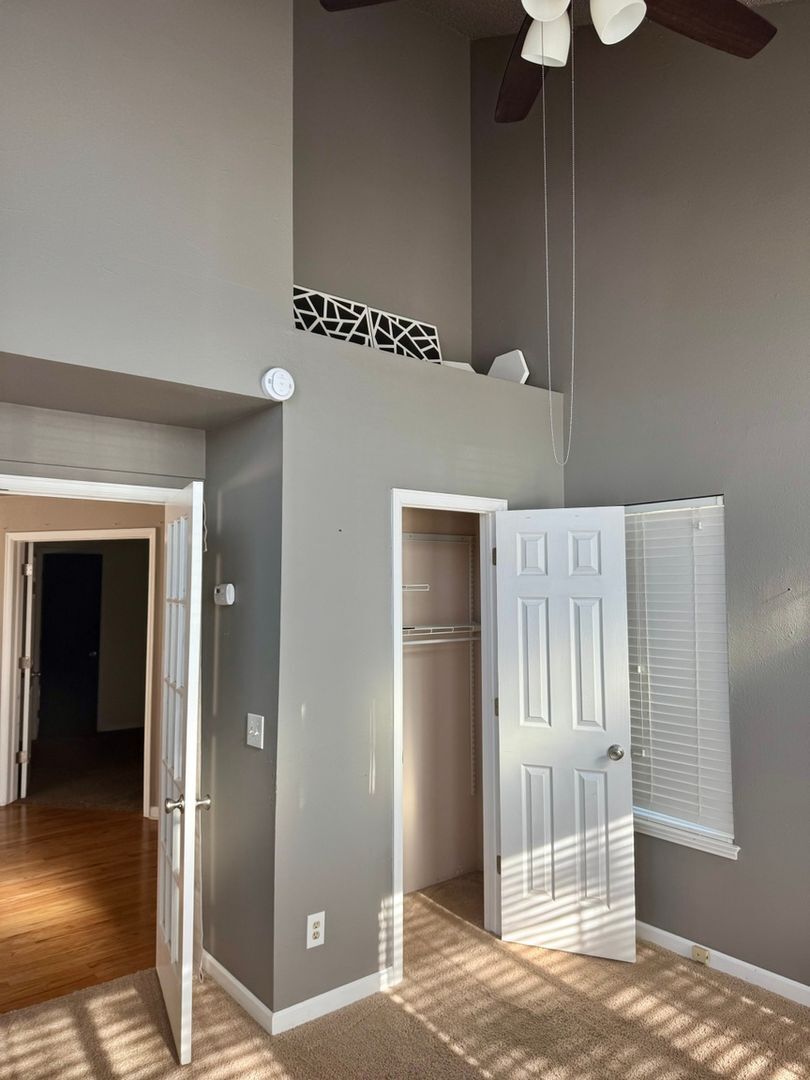 Building Photo - 13762 E Lehigh Ave