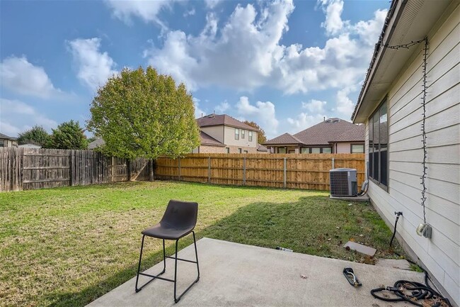 Building Photo - 1000 Sussex Way