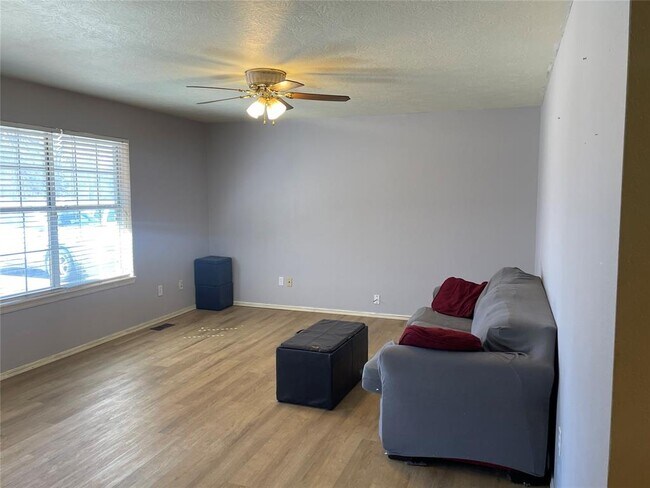 Building Photo - 1829 Ranchwood Dr