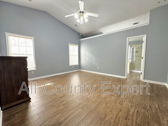 Building Photo - 915 Prestonwood Dr