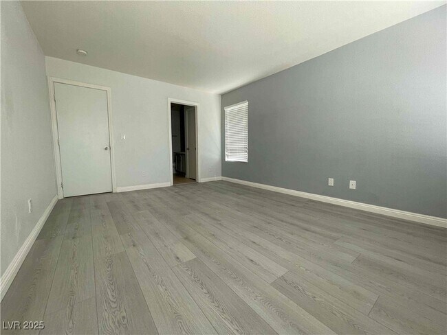 Building Photo - 9943 Shallot Ct
