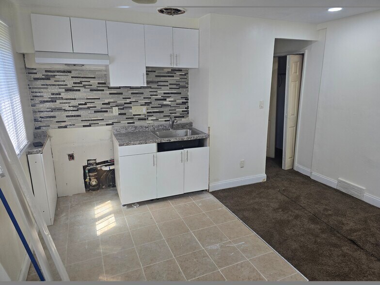 kitchen - 7548 Elmhurst St