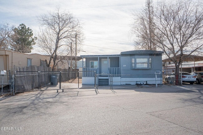 Building Photo - 228 Territory Dr