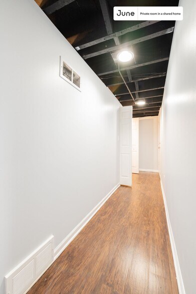 Building Photo - Room in Shared 3 bed/2 bath home