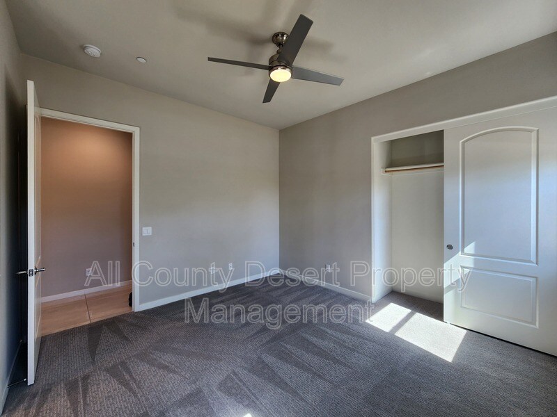 Building Photo - 78987 Yorkville Ln