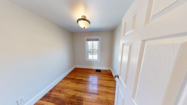 Interior Photo - 154 Granite