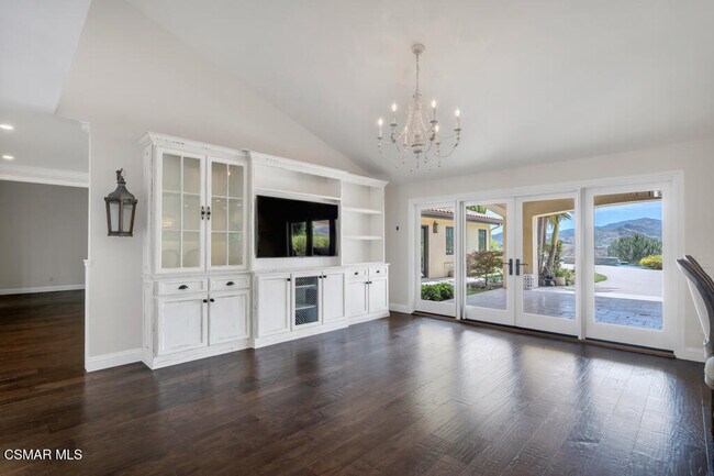 Building Photo - 2076 Hillsbury Rd