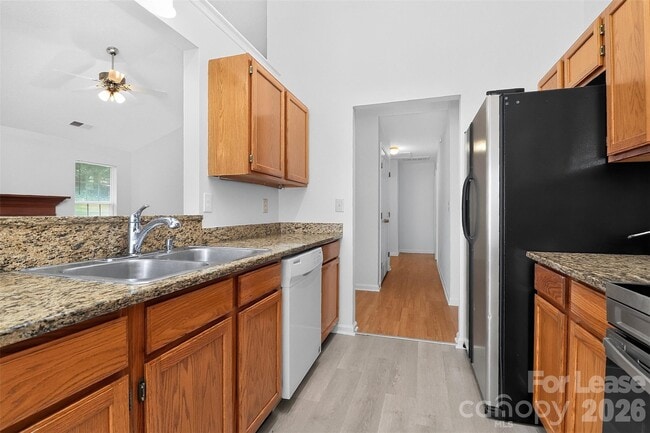 Building Photo - 3411 Pondridge Ct