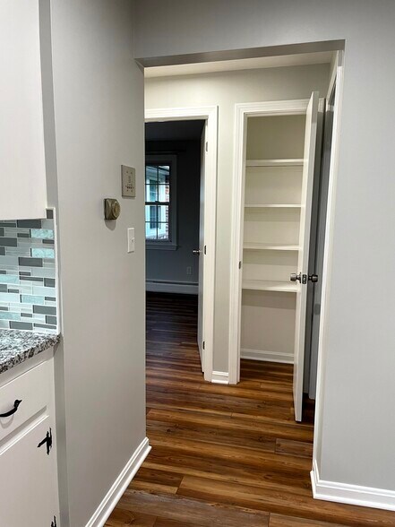 Building Photo - 180 Tyngsboro Rd