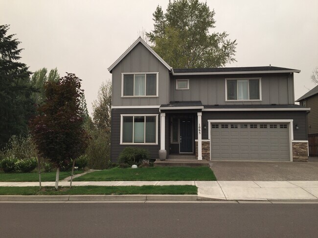 Primary Photo - 1065 NE 47th Ave