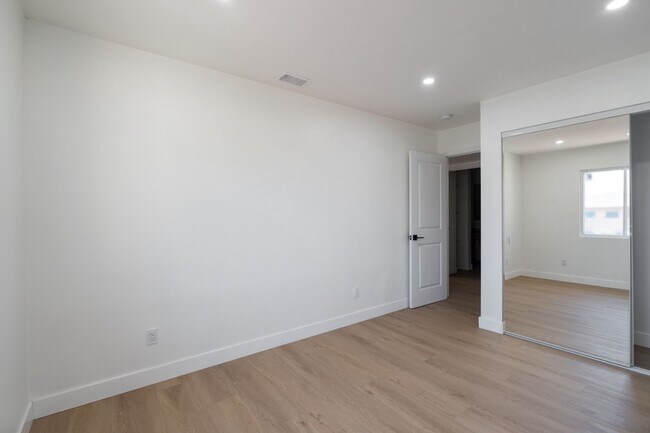 Building Photo - Central air conditioning!