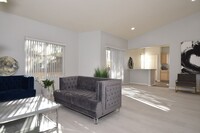 Building Photo - Specious 2-Bed / 2-Bath Condo at Desert Pi...