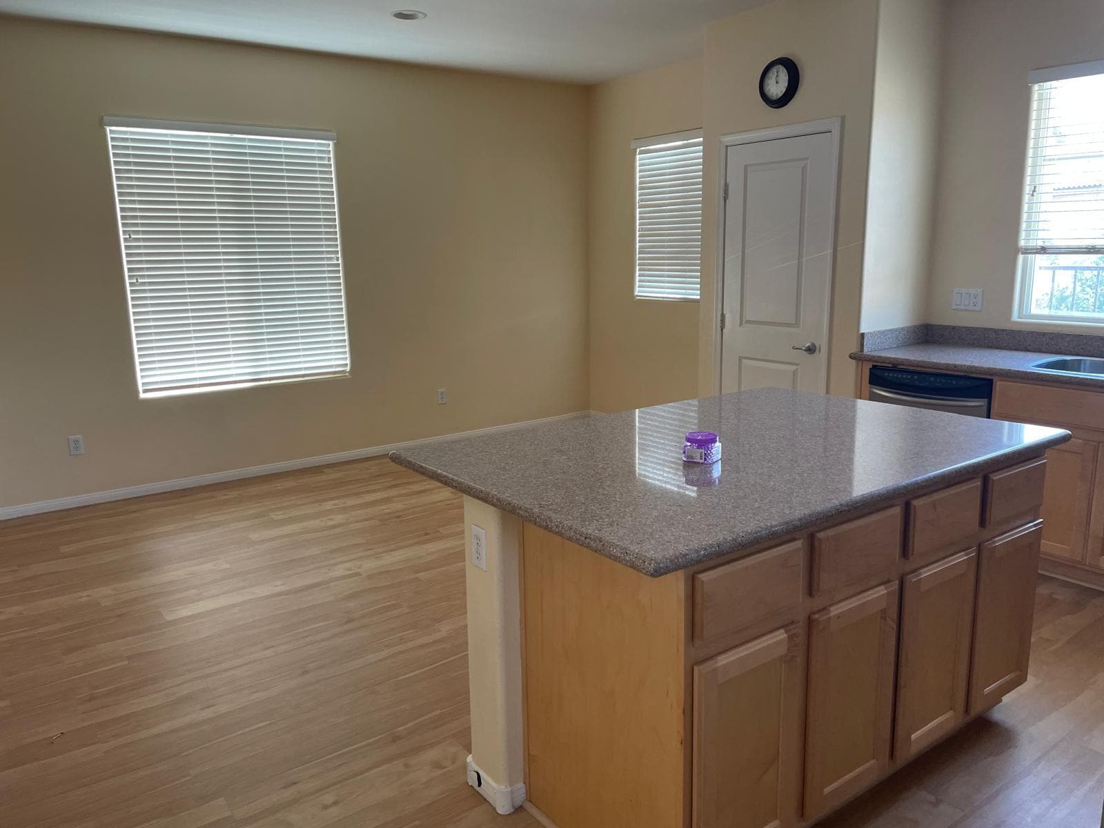 kitchen - 11372 Colinward Ave