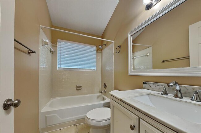 Building Photo - 151 E Pathfinders Cir