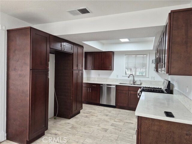 Building Photo - 2901 W Ball Rd