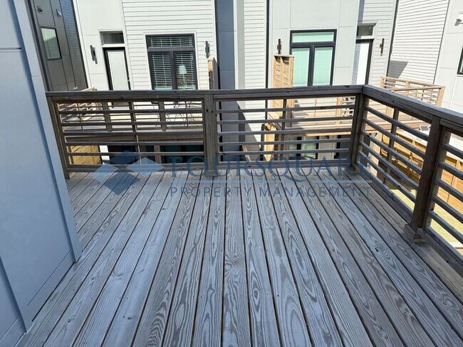 Building Photo - Modern 4-Bed Townhome with Designer Finishes, Dual Balconies & EV-Ready Garage – Inside the Beltl...