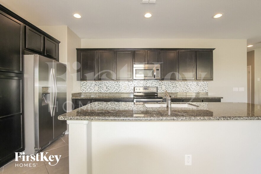 Building Photo - 12034 W Briles Rd