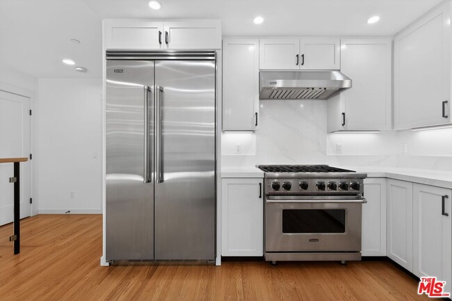 Building Photo - 502 Chapman Dr