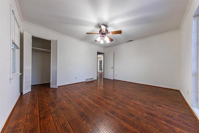 Building Photo - 836 Dent St