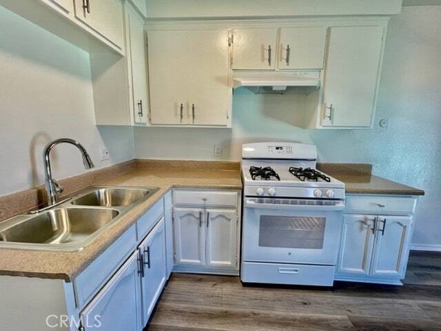 Building Photo - 815 N Rose Ave