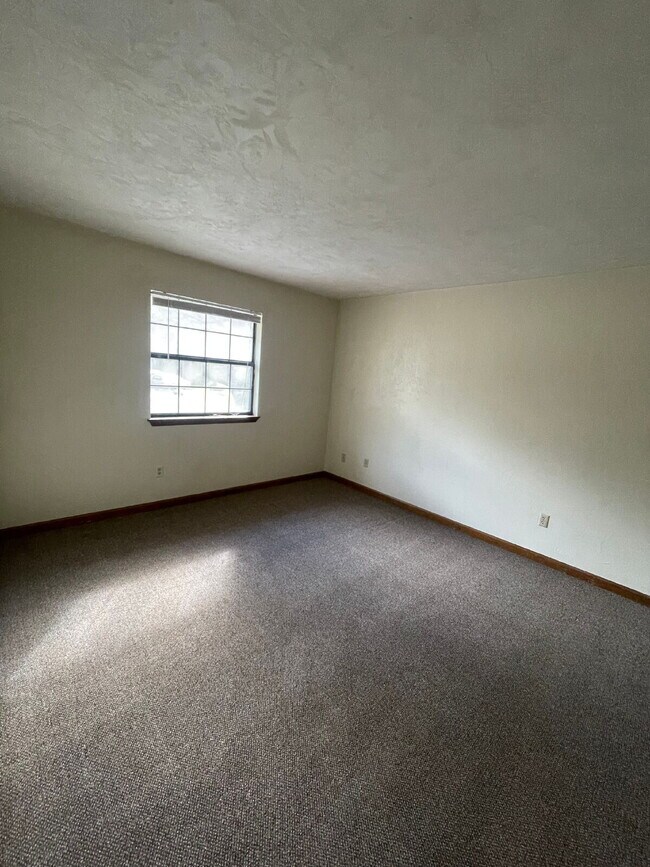Building Photo - Great 2/2 right off Apalachee Pkwy!