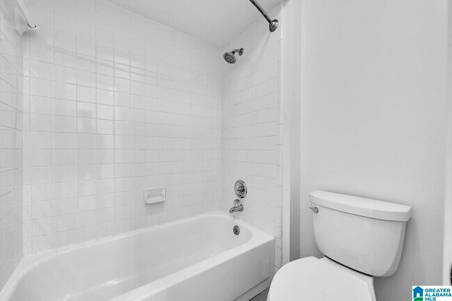 Building Photo - 25 The Falls Dr