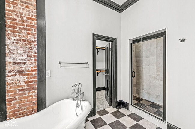 Building Photo - 331 N East St