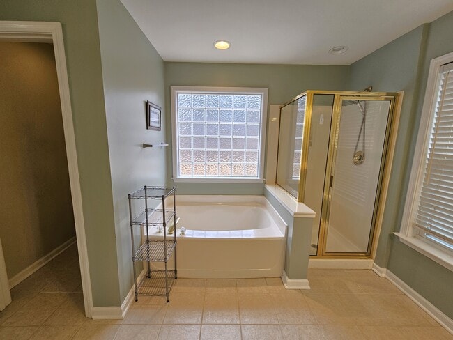 Building Photo - 203 Crown Empire Ct