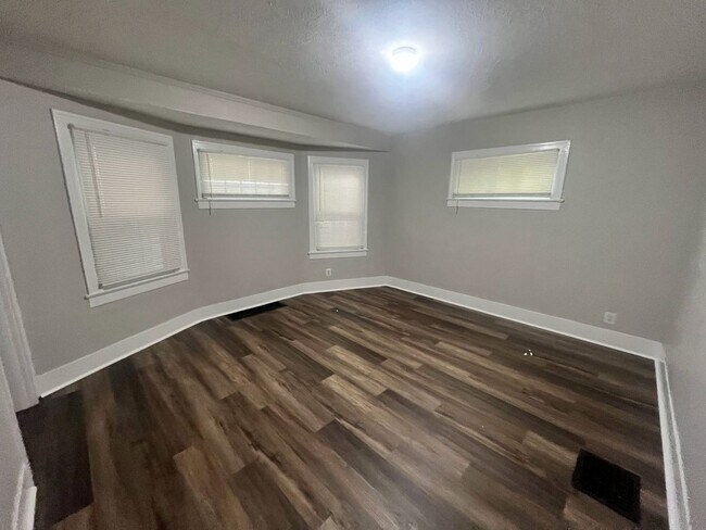 Building Photo - Three Bedroom House W/ Full unfinished Basement