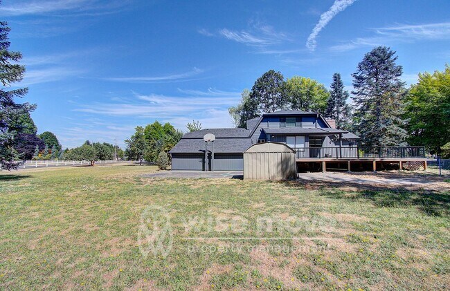 Building Photo - Felida Park- 4 Bedrooms on 1.5 Acres