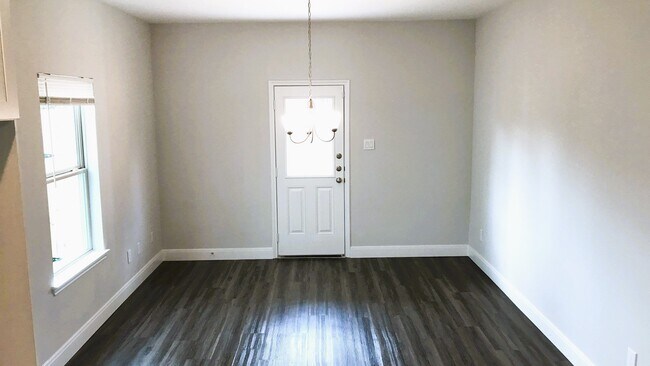 Building Photo - 9214 Nyssa Ave