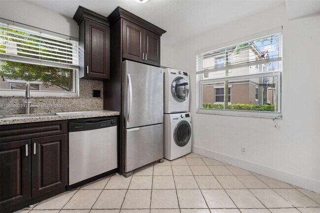 Building Photo - 11232 SW 12th St