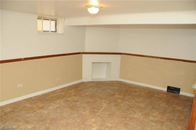 Building Photo - 1158 Castleton Rd