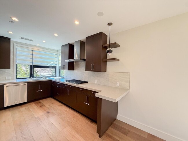 Building Photo - Newer Modern Single Family Home With Cupertino Schools