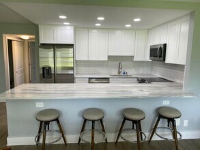 Building Photo - 342 Mansfield Dr