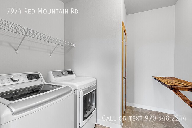 Building Photo - 7974 Red Mountain Rd