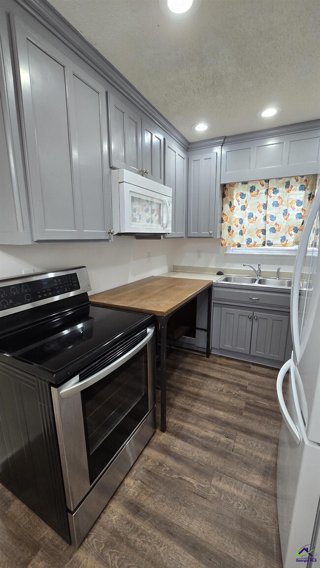 Building Photo - 124 Mary Jay Dr